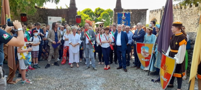 Franciacorta in Fiore, il taglio del nastro al castello di Bornato