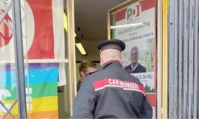 Danneggia le vetrate della sede del Partito Democratico, identificato il presunto autore