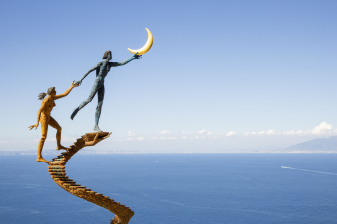 L’arte protagonista del lungolago con la mostra di Giacinto Bosco