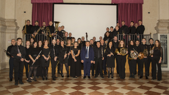La banda di Iseo si esibisce in Broletto con un concerto dedicato alla lirica