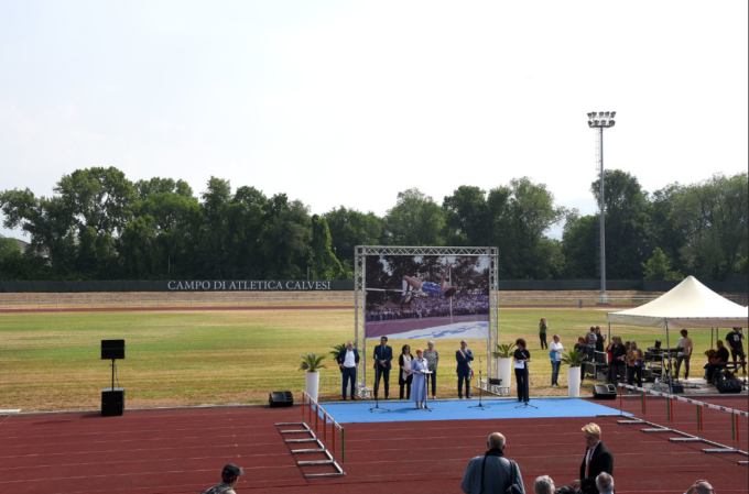 Taglio del nastro per il campo di atletica Calvesi