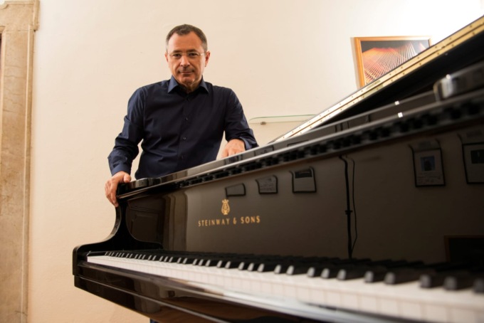 Il senso della pace trasmesso dalle melodie di Serafino Curotti