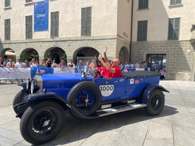 Chiari accoglie il passaggio della Mille Miglia