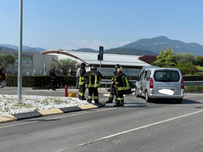 E’ grave il motociclista che ieri si è schiantato contro un’auto a Capriolo