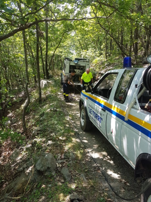 Scarica di tensione innesca incendio, coinvolta la zona bosco