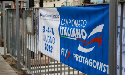 Classe Protagonist 7.50, primo giorno di difficoltà a causa del vento assente