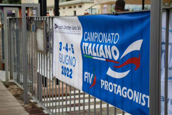 Classe Protagonist 7.50, primo giorno di difficoltà a causa del vento assente