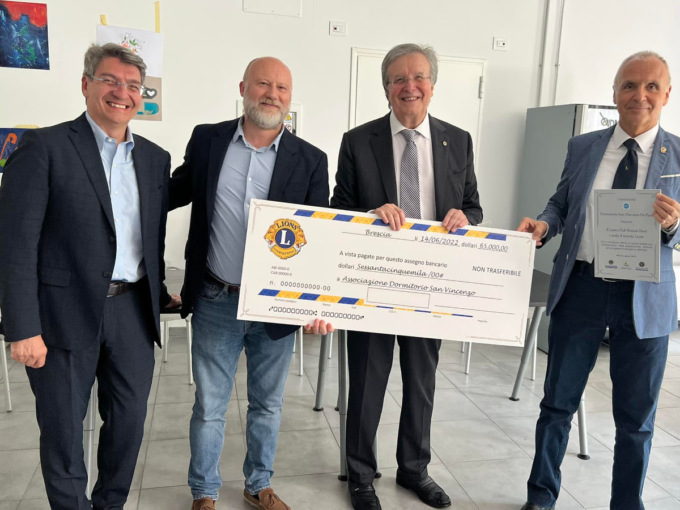 Dormitorio San Vincenzo, la donazione dei Lions per arredare gli alloggi