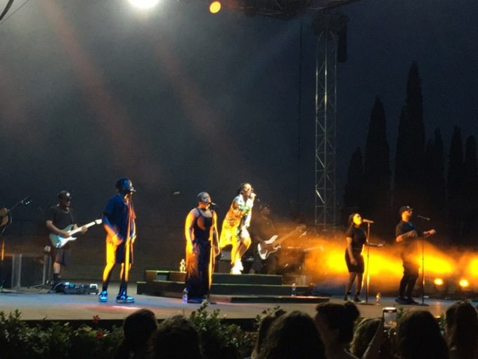 H.E.R. , la giovane stella ha brillato all’Anfiteatro del Vittoriale degli Italiani