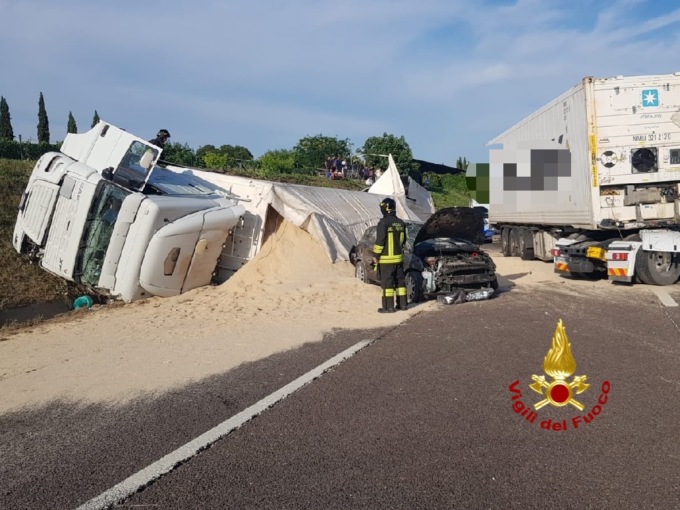 Incidente in A4, tre le persone ferite