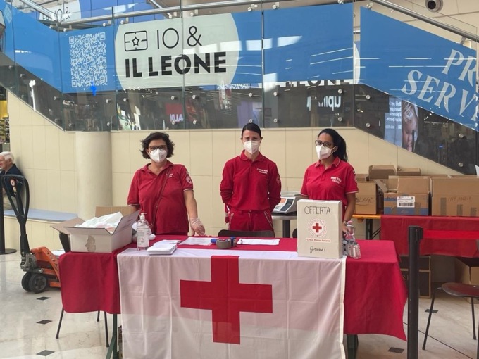 Raccolti 950 chili di generi alimentari per la gente gardesana bisognosa