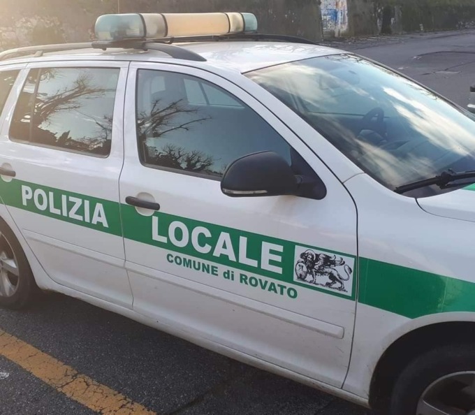 Guidava senza patente ma con la cocaina in tasca: arrestato
