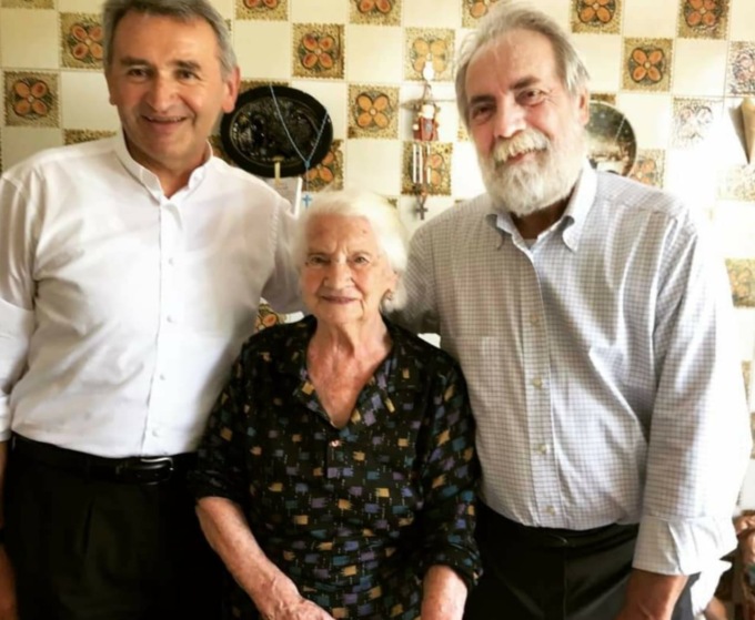 102 anni, la signora Teresa festeggia in famiglia l’importante traguardo