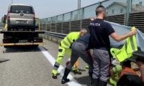 Colto da un malore, autista del carro attrezzi salvato dalla Polstrada di Chiari