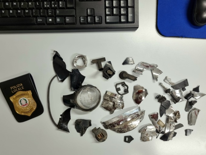 Investe mamma e figlio, poi scappa: pirata della strada rintracciato dalla Locale