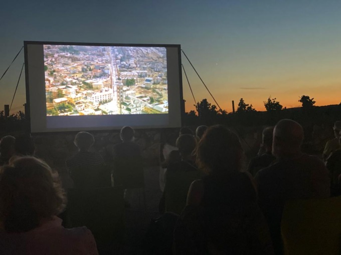 Vinokino, il cinema in vigna alla Perla del Garda