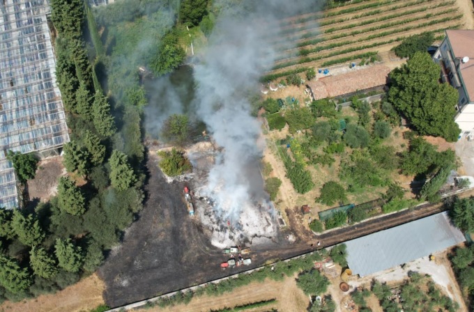 Incendio a Torbiato: Vigili del fuoco in azione