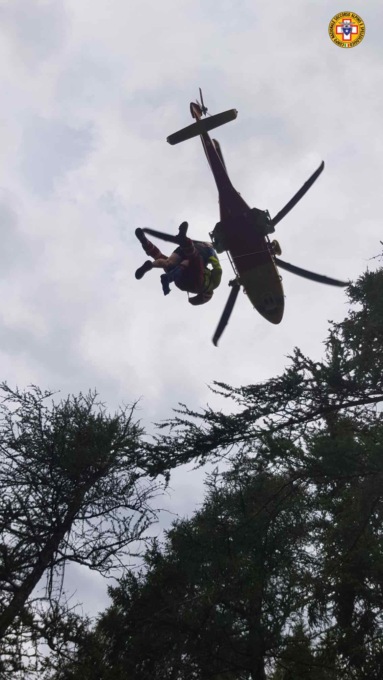 Donna infortunata in alta quota, l’intervento del Cnsas