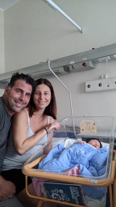 Luca ha fretta di nascere ma c’è traffico, l’intervento provvidenziale