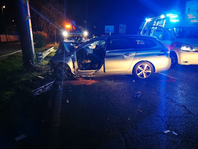 Schianto a Manerba, grave un diciottenne