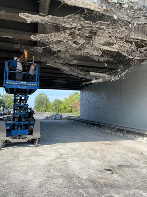 Lavori no stop sul ponte di via Volturno, sperando nel bel tempo