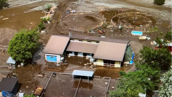 Alluvione in Vallecamonica, al via la raccolta fondi per salvare il piccolo allevamento di cavalli