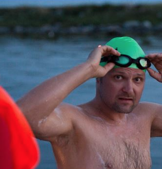 Tuomas Kaario costretto a ritirarsi dalla traversata più estrema del Garda