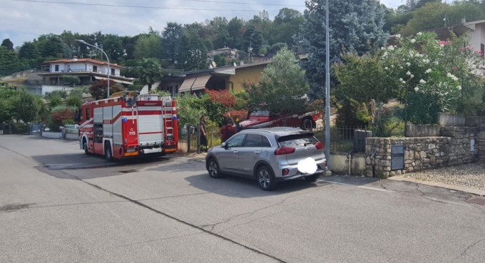 Capriolo, brucia le sterpaglie e divampa l’incendio