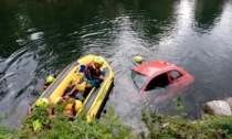Auto nel fiume, scatta l'allarme: sul posto i sommozzatori