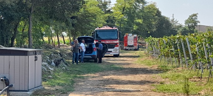 Corpo carbonizzato nell’auto: la vittima è un kosovaro di 40 anni