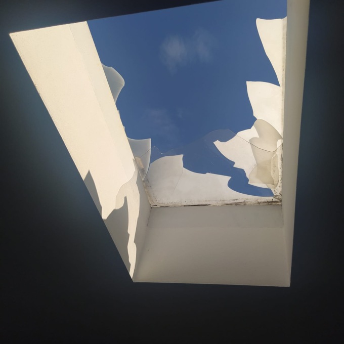 Piscina presa d’assalto dai vandali: nel mirino della Locale un gruppo di minorenni