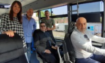 Don Cesare Cancarini ha benedetto un nuovo scuolabus