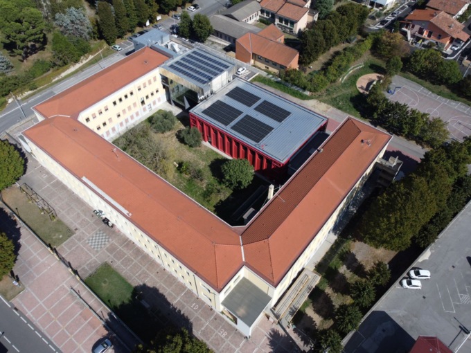 Alla scuola media Fermi ora l’energia è fotovoltaica