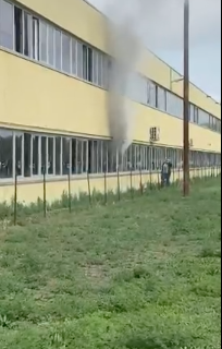 Fumo dal bagno, al Pascal arrivano pompieri e carabinieri