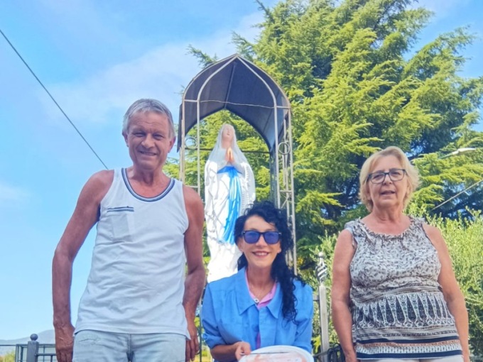 Nuovi colori a un’altra statua della Madonnina