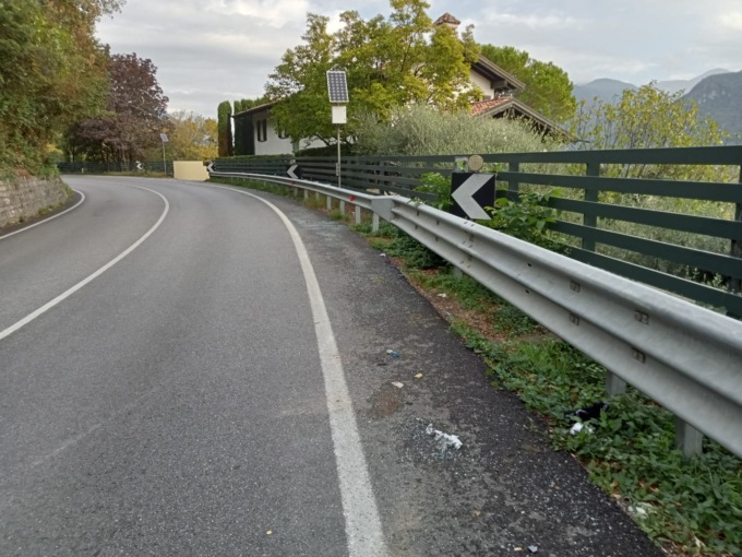 Auto si ribalta a Salò, muore un 19enne di Gavardo