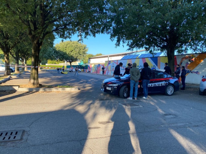 Ritrovato un cadavere carbonizzato nel parcheggio del campo sportivo