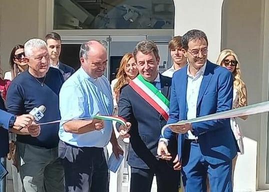 Inaugurata in piazza Aldo Moro la nuova farmacia
