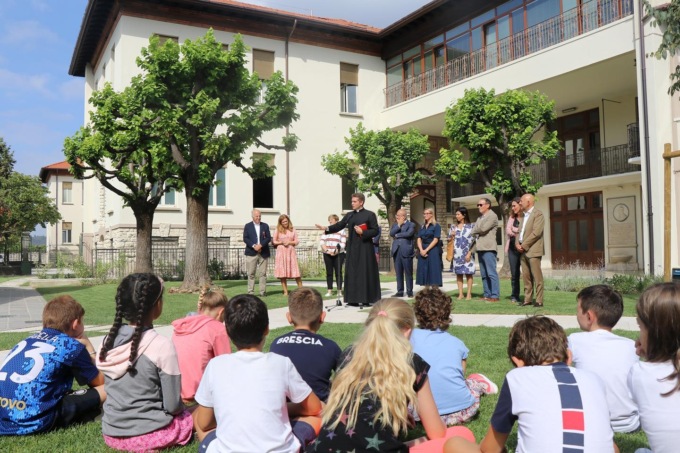 Inizio anno scolastico con taglio del nastro a Mompiano