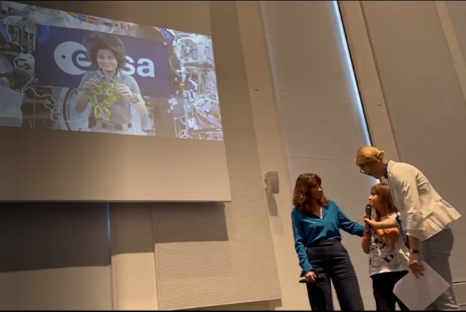 A tu per tu con l’astronauta: domanda “spaziale” a Samantha Cristoforetti