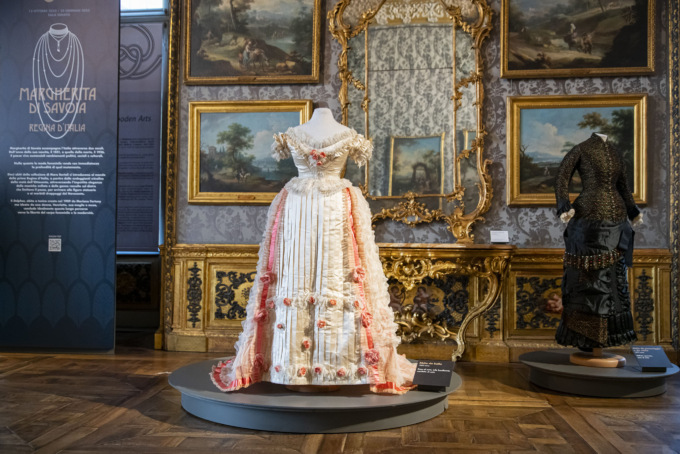 Il bresciano Massimiliano Capella firma la mostra sugli abiti della regina Margherita di Savoia