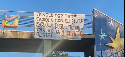 Gli studenti occupano la scuola, a meno di un mese dall’inizio dell’anno scolastico