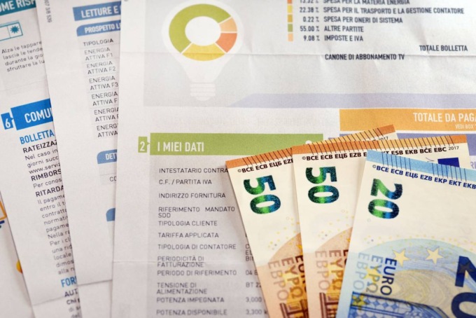 Caro bollette, mozione regionale passa all’unanimità