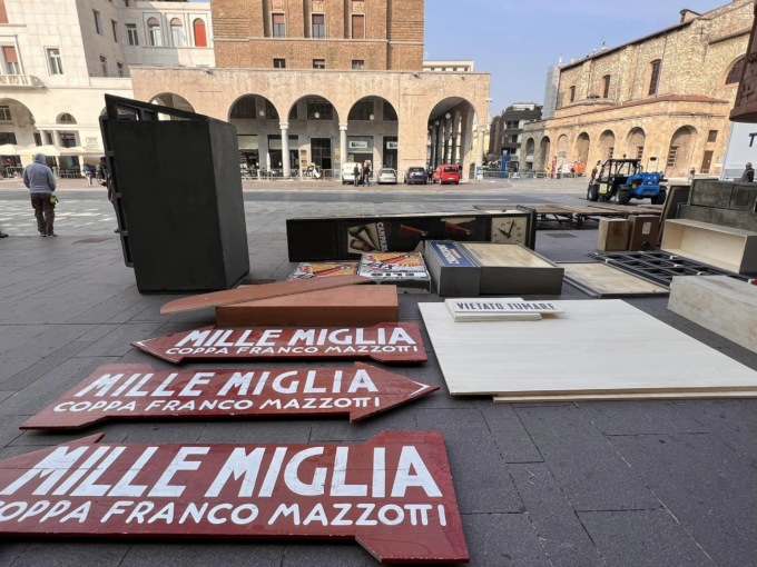 Hollywood a Brescia, al via il primo ciak di “Ferrari” in piazza Vittoria