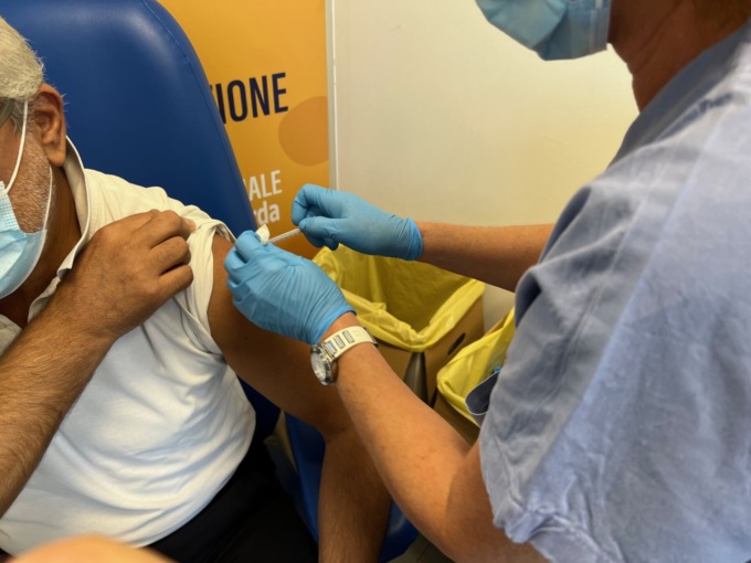 “Vax Day” per il personale sanitario e amministrativo dell’Asst Garda