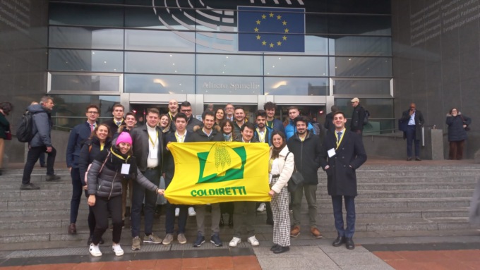 Coldiretti, i giovani a Bruxelles per dire “no” al cibo sintetico