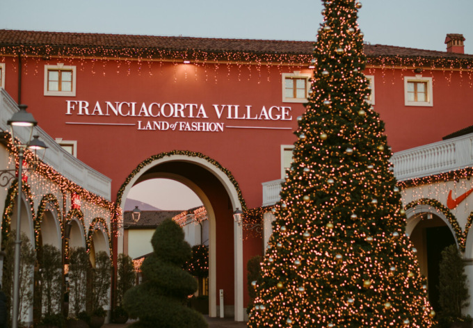 La magia delle feste accende il Franciacorta Village
