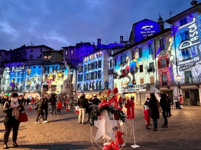 I Peanuts protagonisti delle proiezioni natalizie a Lovere