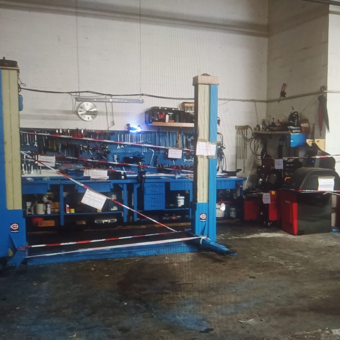 Scoperta officina meccanica abusiva