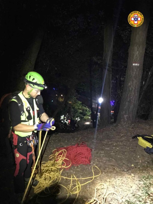 Infortunio per una turista a oltre 400 metri, interviene il Cnsas